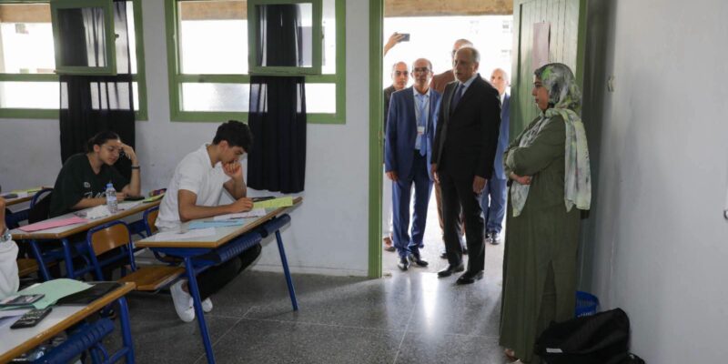 وزير التربية الوطنية والتعليم الأولي والرياضة يتفقد أجواء انطلاق الامتحان الوطني