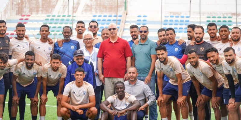 عامل عمالة إقليم تيزنيت يزور أمل تيزنيت لتحفيزه قبل مباراة السد