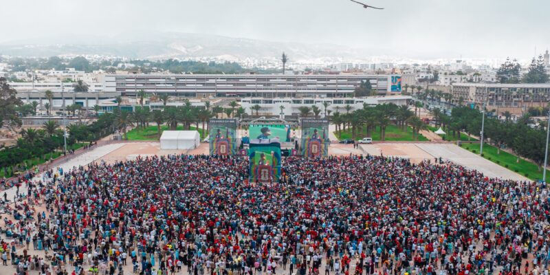 رقم قياسي للحضور الجماهيري بمنصات المشجعين بأكادير.. نحو 30 ألف متفرج بساحة الأمل وحدها