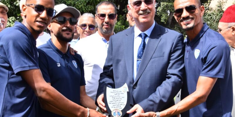 عامل إقليم تيزنيت يستقبل مكونات أمل تيزنيت احتفاءً بالصعود التاريخي إلى القسم الاحترافي الأول